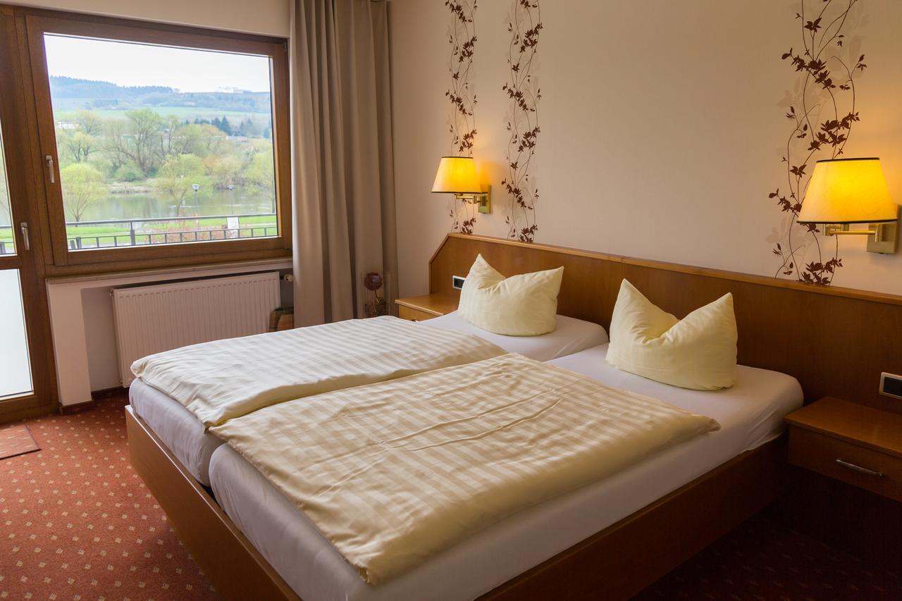 Hotel Zehnthof Ürzig Extérieur photo